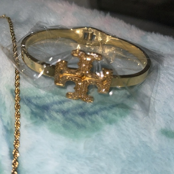 Stainless Steel Tory Burch Necklace, Pendant, Bracelet, Earrings & Ring - Picture 4 of 4